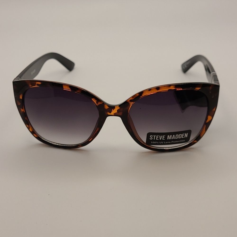 Steve Madden Tortoise Design Sunglasses